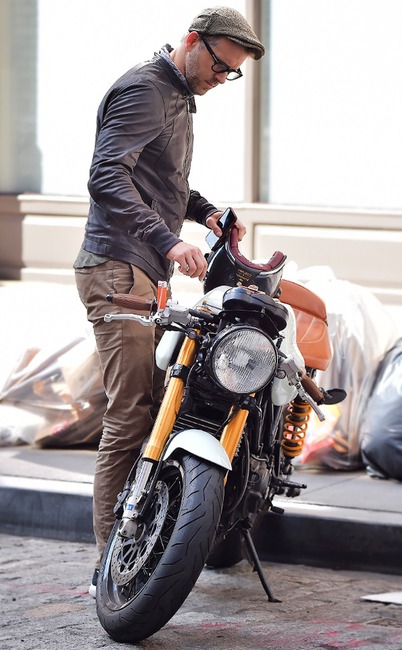 ESC: Ryan Reynolds